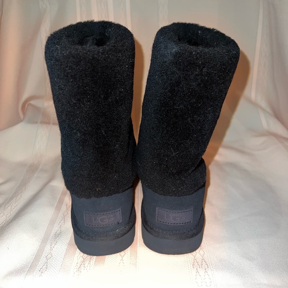 UGG Black Winter Boots - Picture 2 of 11